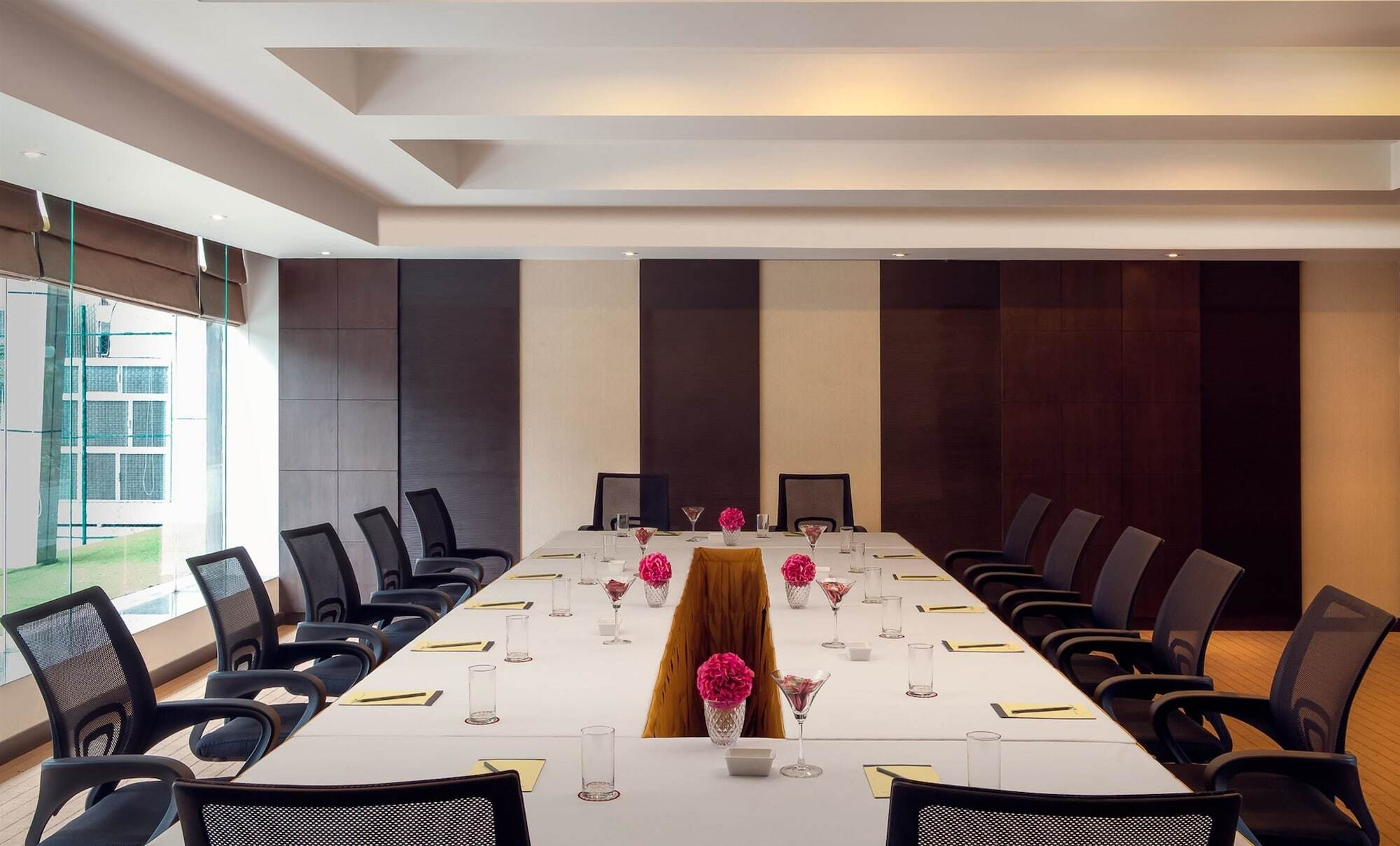 Golden Tulip Bhiwadi Hotel Buitenkant foto